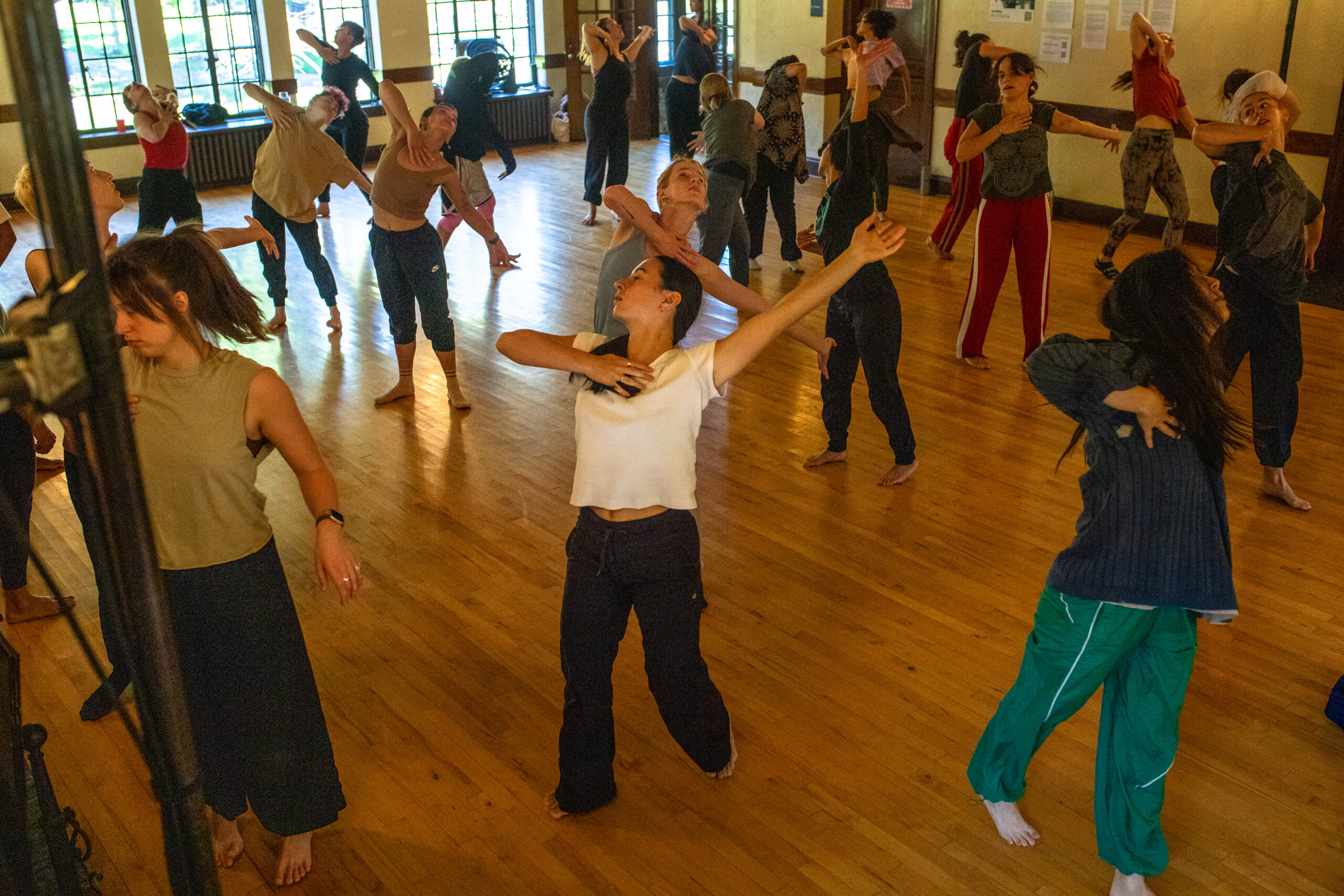 Contemporary Modern Dance :: January-February 2026